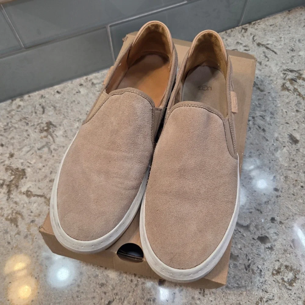 UGG Alameda Slip On Suede Sneakers Sand Tan Low Top Shoes Mens 11
